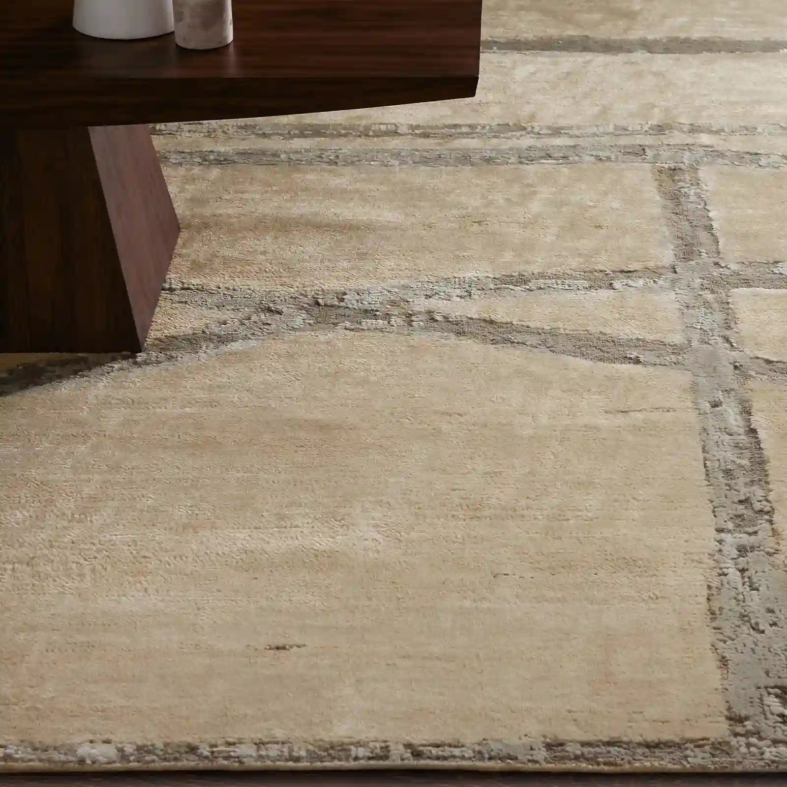 Wynra Hand-Knotted Rug Wool & Rayon Blend Carpet in Ivory
